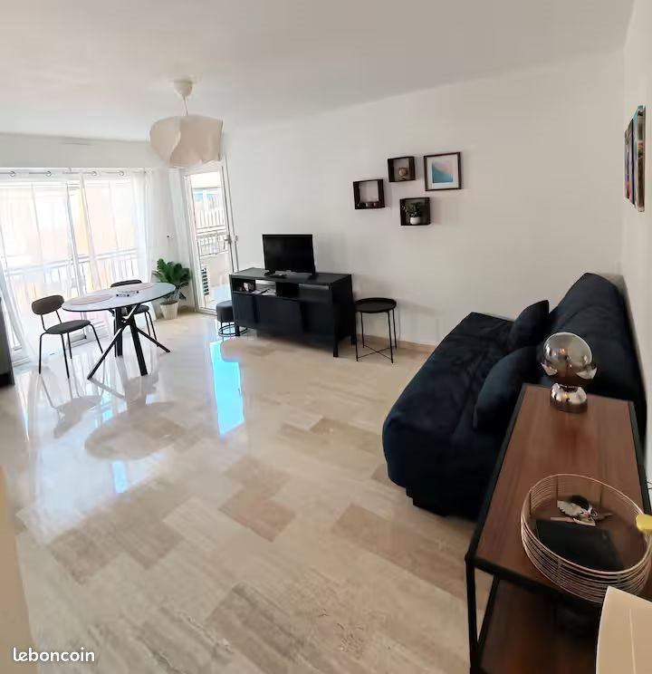 Appartement à louer, 27m², Vallauris