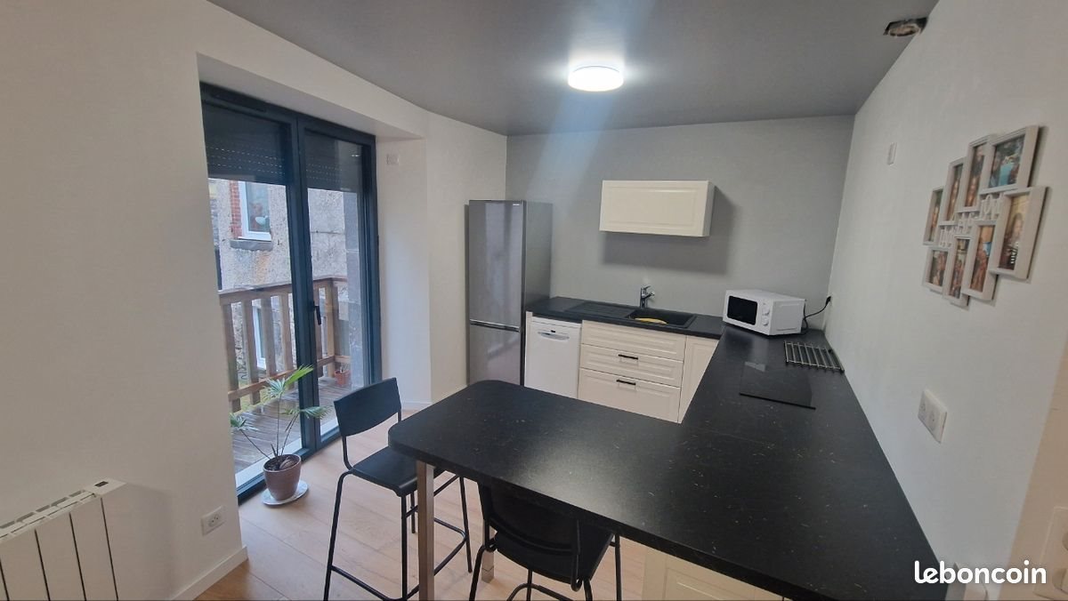Appartement à louer, 50m², Saint-Genès-Champanelle