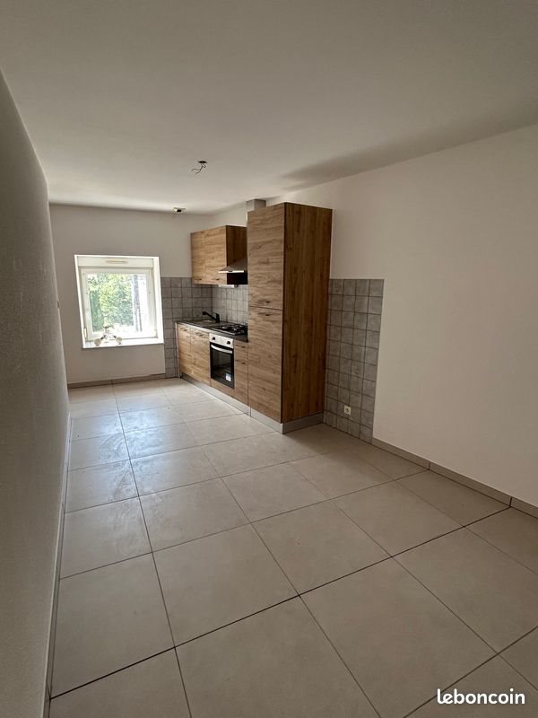 Appartement à louer, 80m², Froideconche