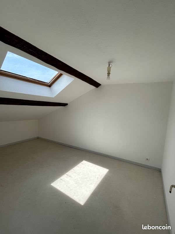 Appartement à louer, 80m², Froideconche