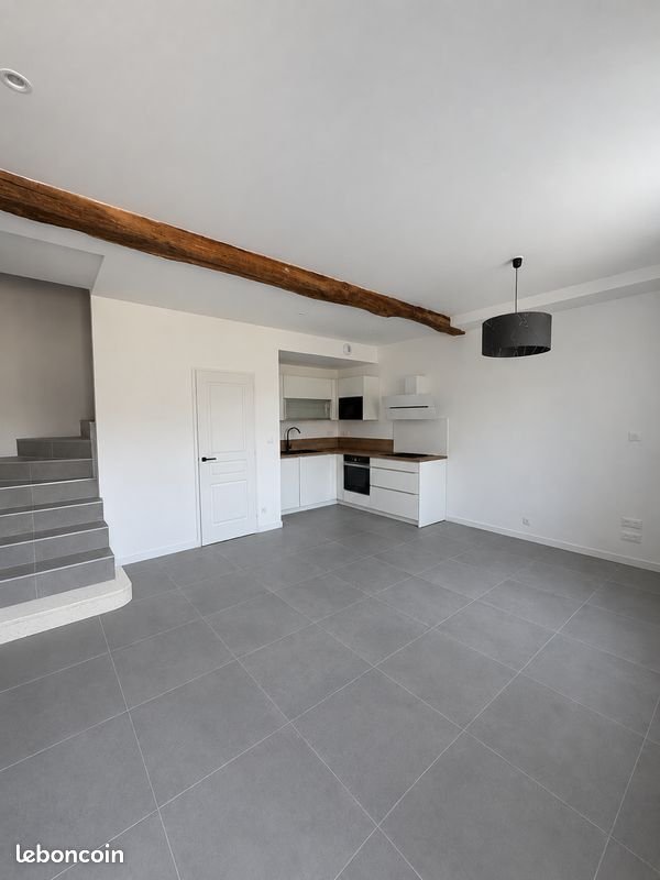Maison à louer, 75m², Luzinay