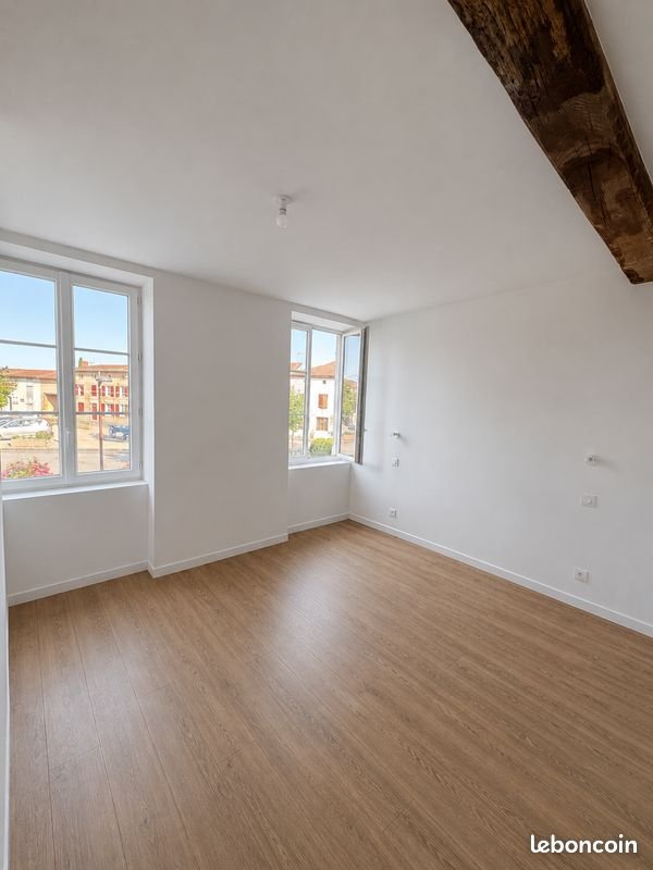 Maison à louer, 75m², Luzinay