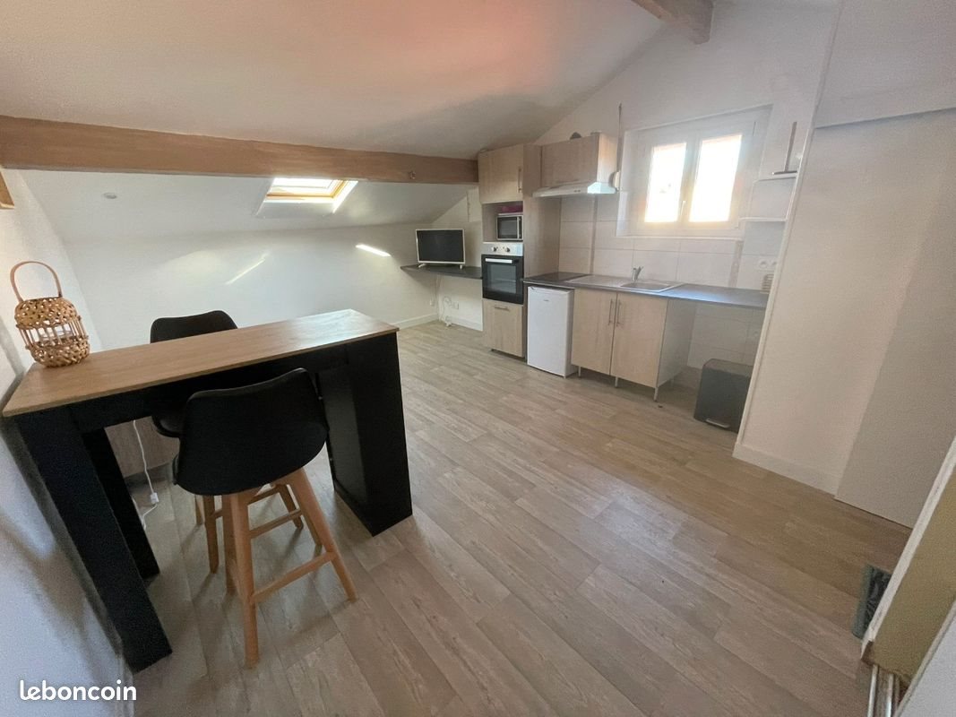 Appartement à louer, 24m², Saintes
