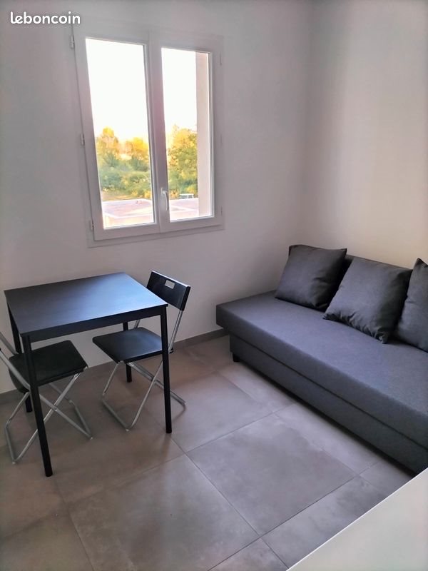 Appartement à louer, 27m², La Roque-d'Anthéron
