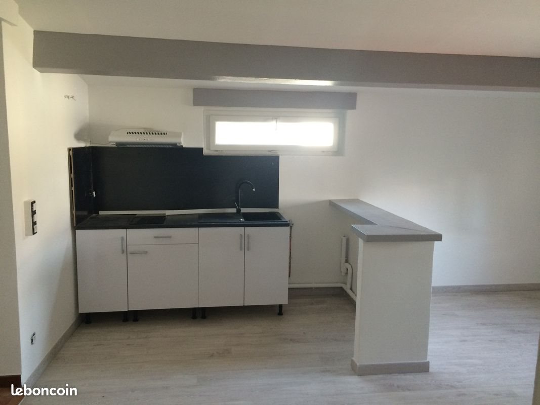 Appartement à louer, 39m², Nîmes