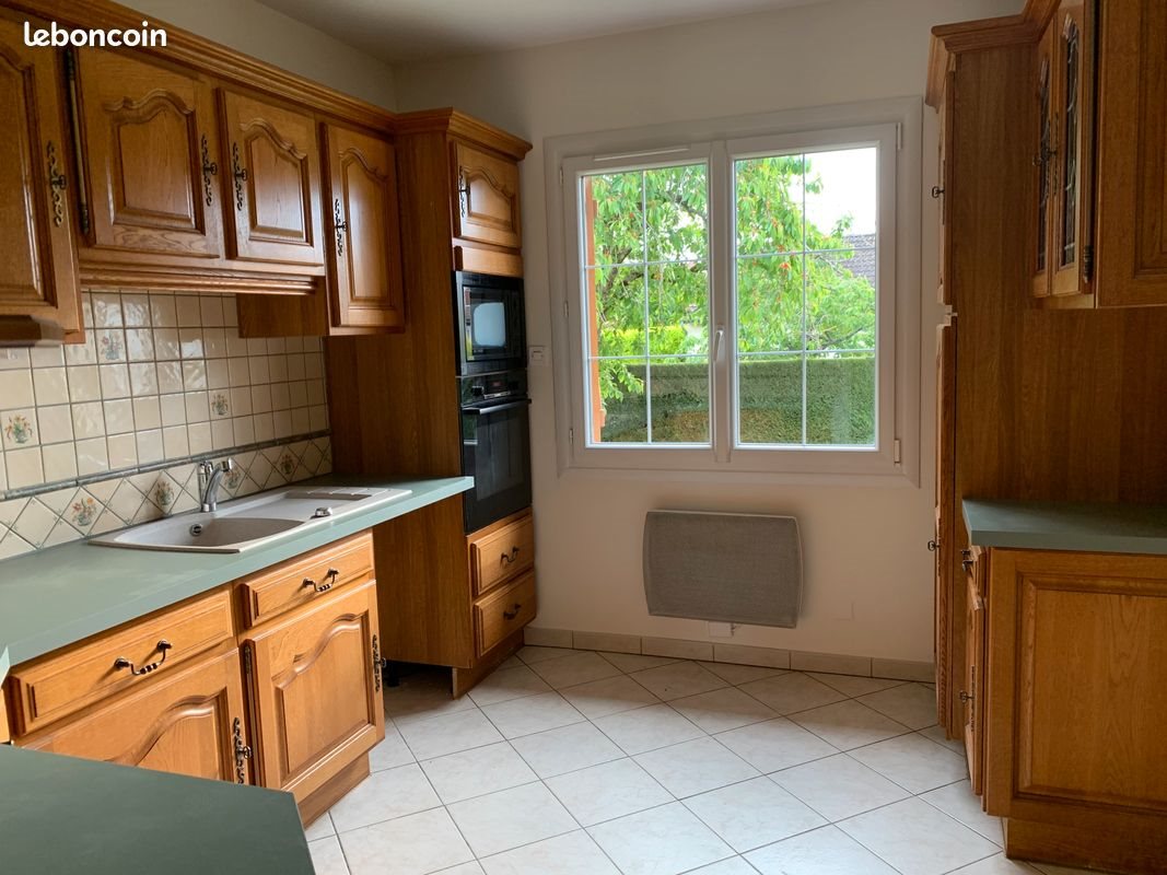 Maison à louer, 108m², Gidy
