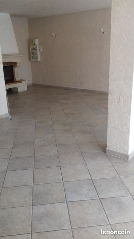 Appartement à louer, 110m², Carros