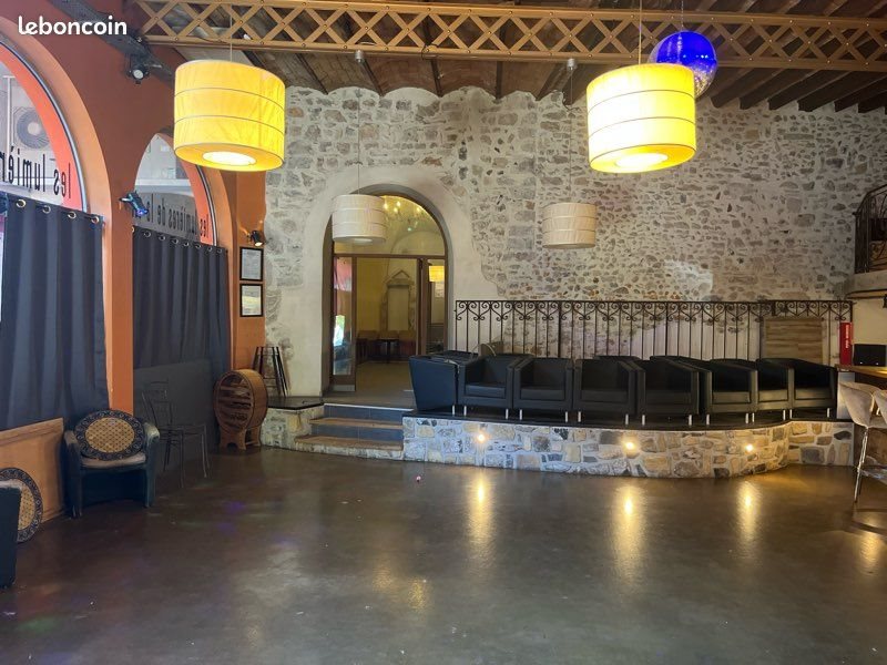Appartement à louer, 210m², Aubenas
