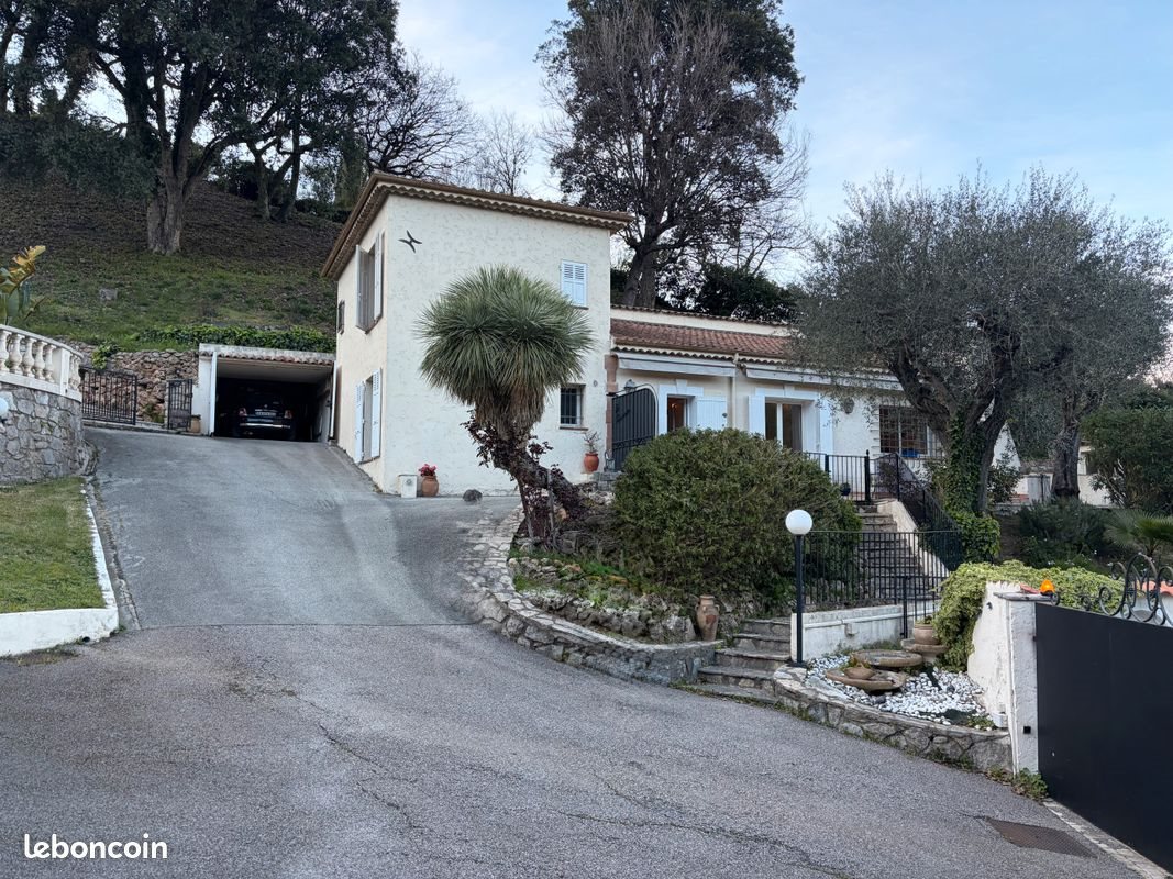 Maison à louer, 85m², Pégomas