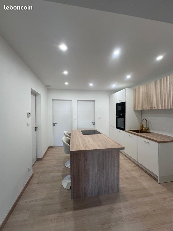 Appartement à louer, 69m², Montréal-la-Cluse