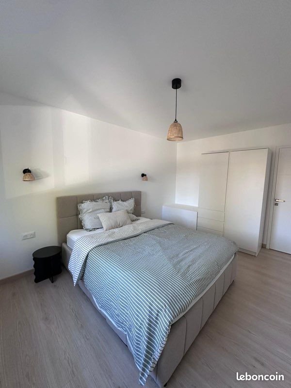 Appartement à louer, 69m², Montréal-la-Cluse