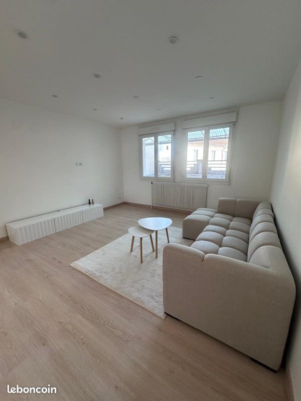 Appartement à louer, 69m², Montréal-la-Cluse