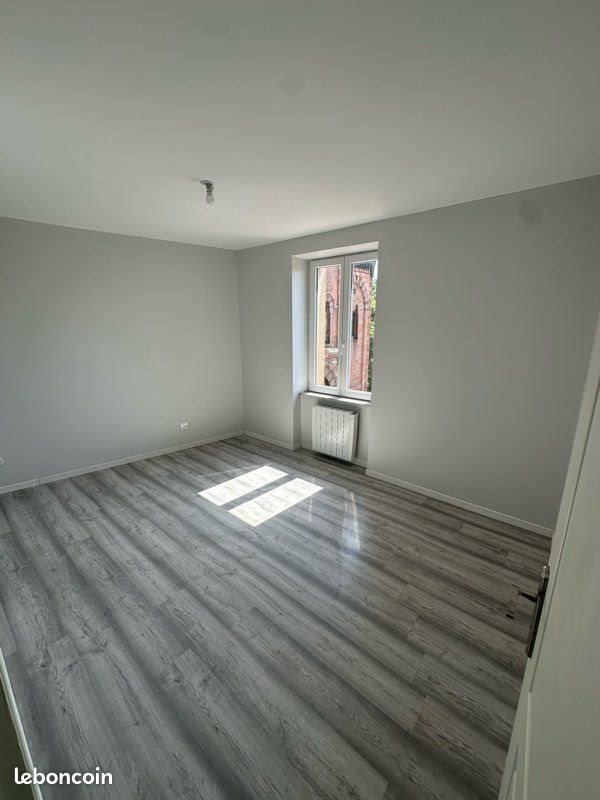 Appartement à louer, 80m², Régny