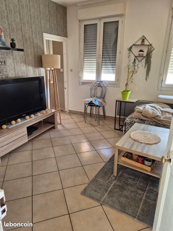 Appartement à louer, 50m², Ay