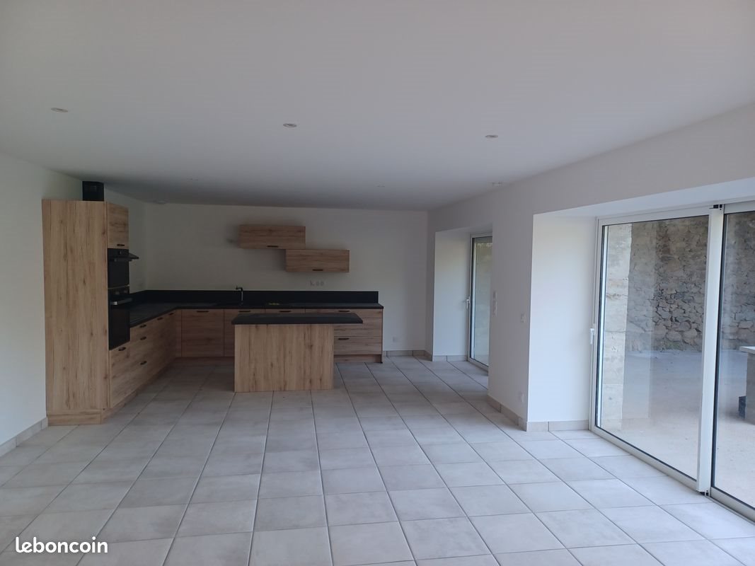 Maison à louer, 110m², Saint-Just-la-Pendue