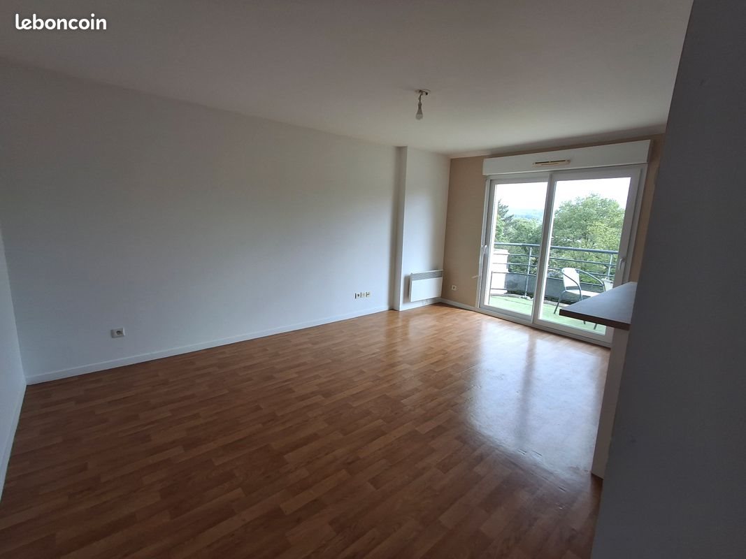 Appartement à louer, 41m², Baud