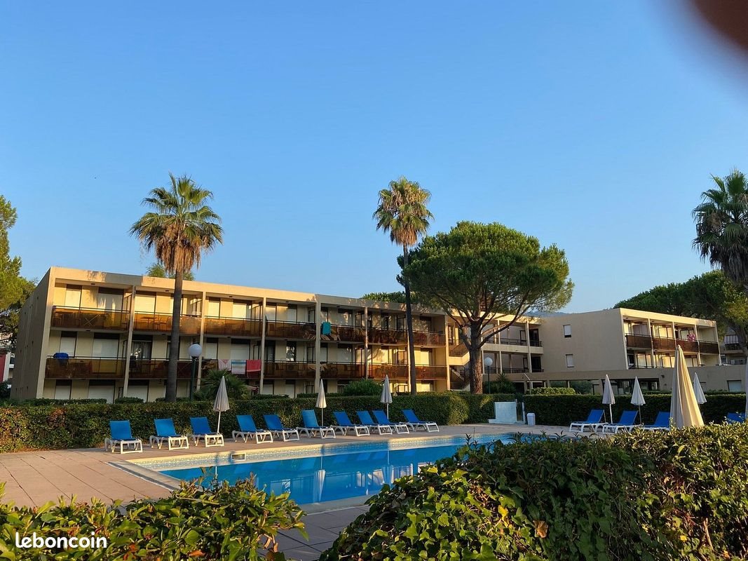 Appartement à louer, 25m², Mandelieu-la-Napoule