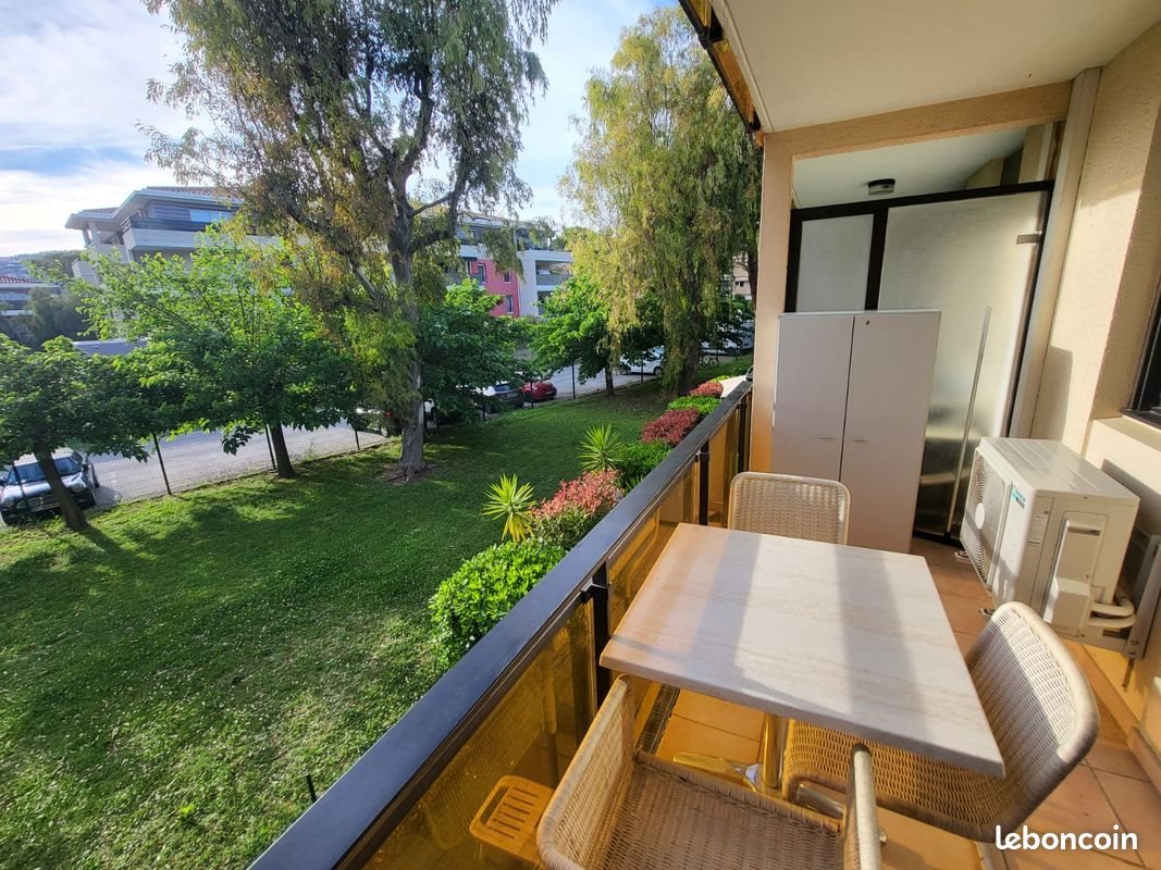 Appartement à louer, 25m², Mandelieu-la-Napoule