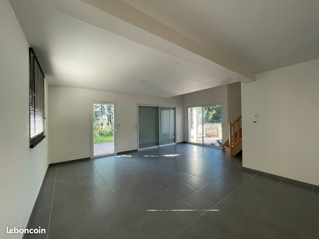 Maison à louer, 138m², La Buisse