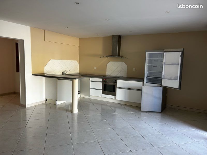 Appartement à louer, 70m², Biguglia