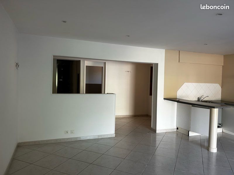 Appartement à louer, 70m², Biguglia