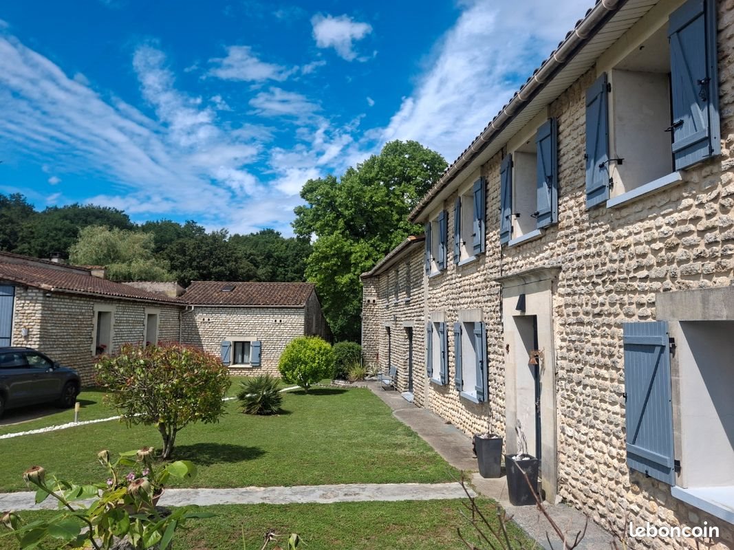 Maison à vendre, 313m², Roullet-Saint-Estèphe