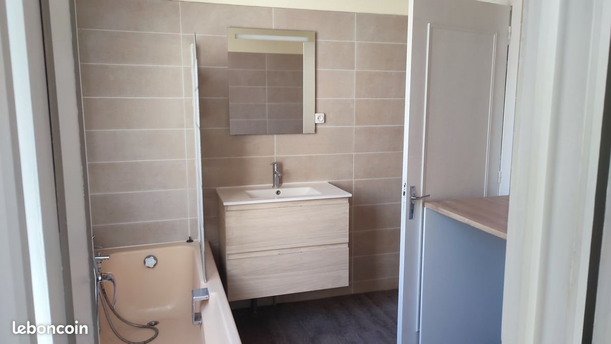 Maison à louer, 85m², Rochefort