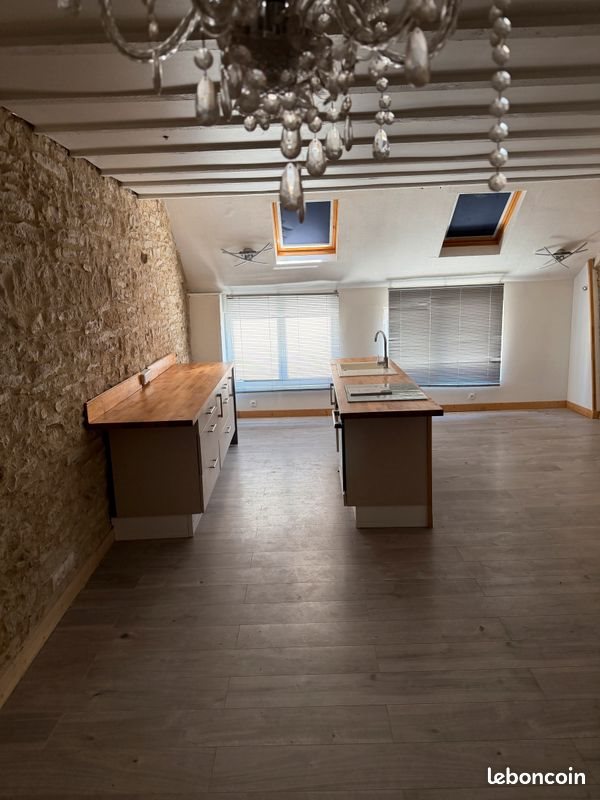 Appartement à louer, 80m², Ruffey-lès-Echirey