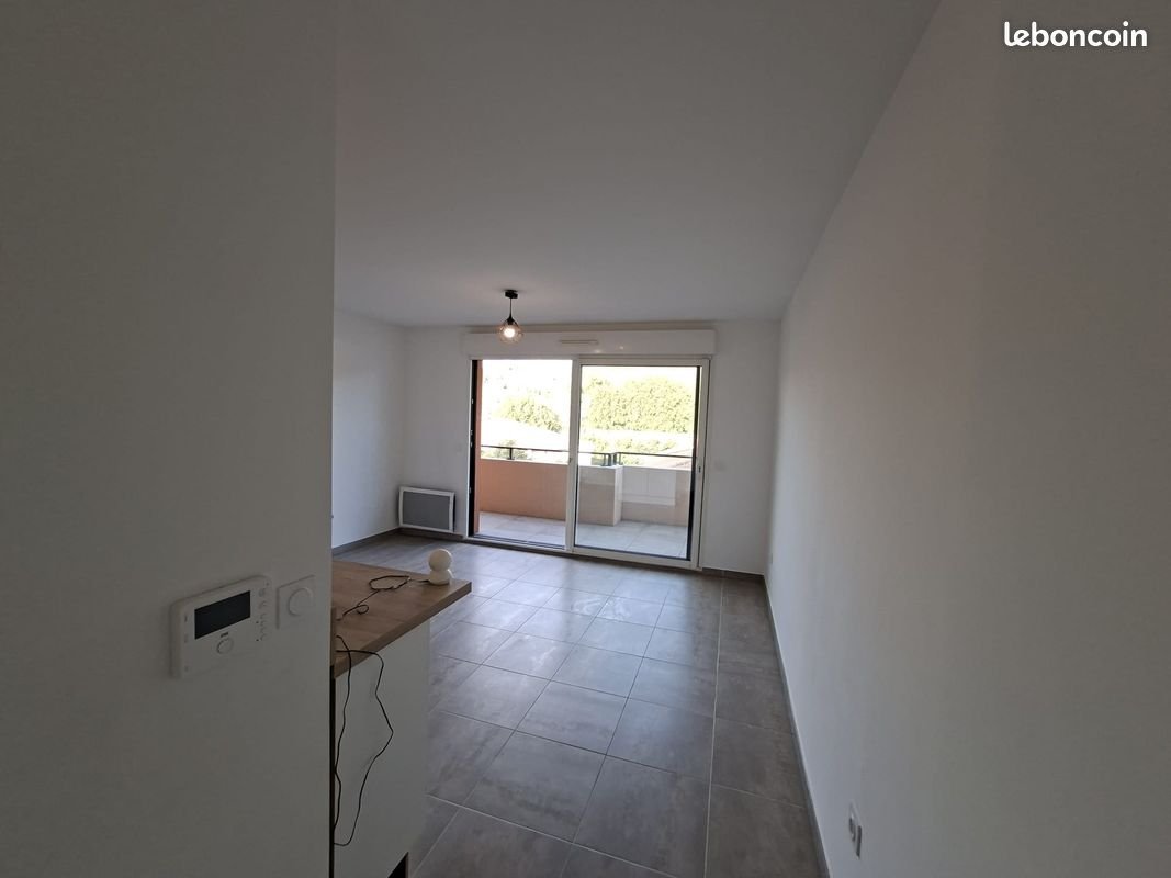 Appartement à louer, 41m², La Destrousse