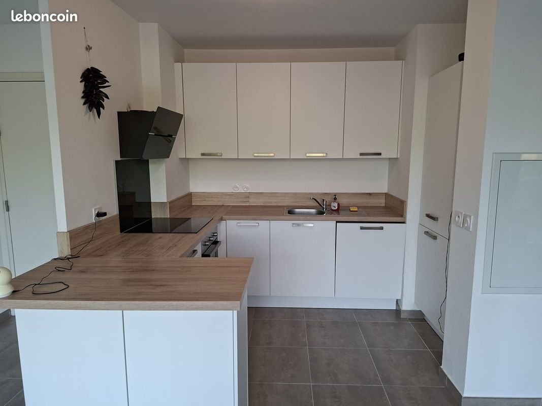 Appartement à louer, 41m², La Destrousse