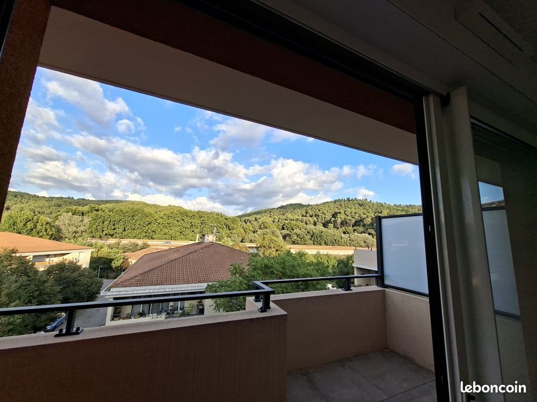 Appartement à louer, 41m², La Destrousse