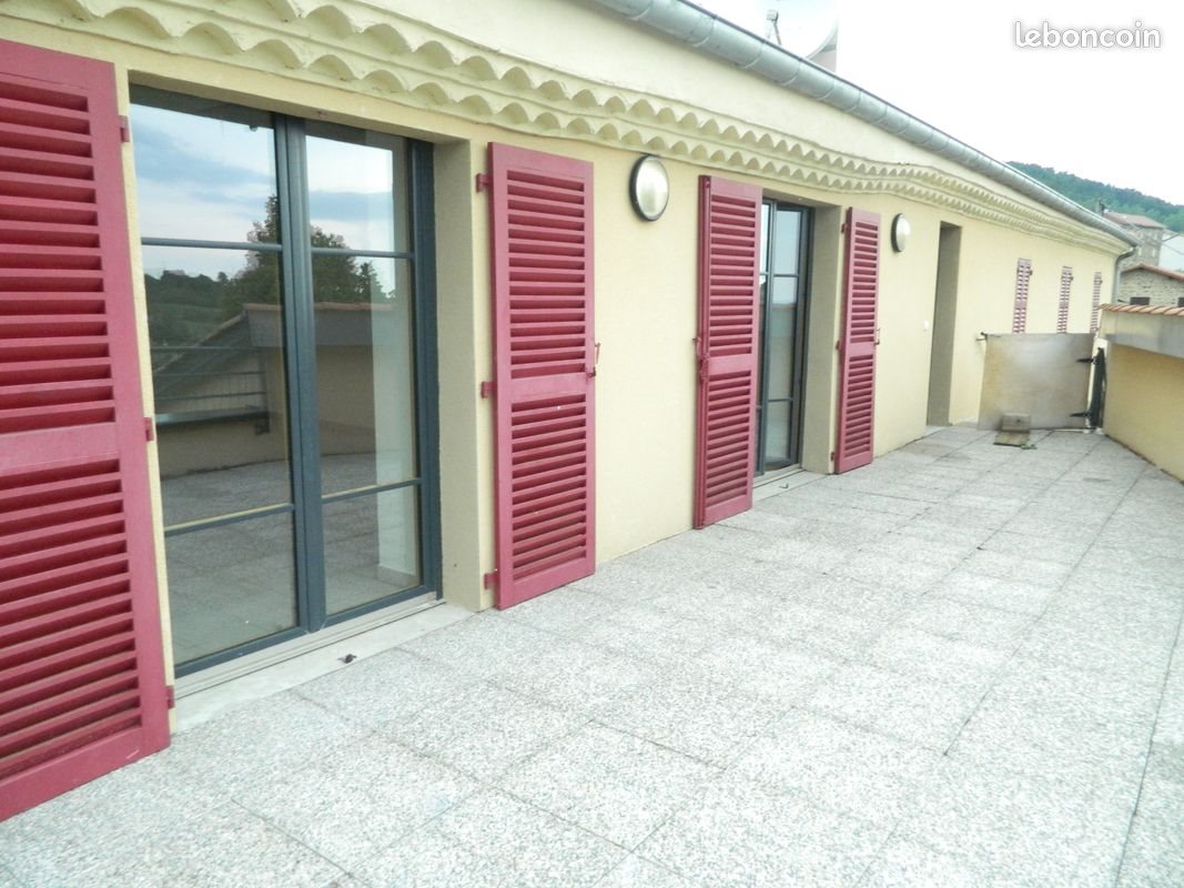 Appartement à louer, 130m², Saint-Georges-en-Couzan