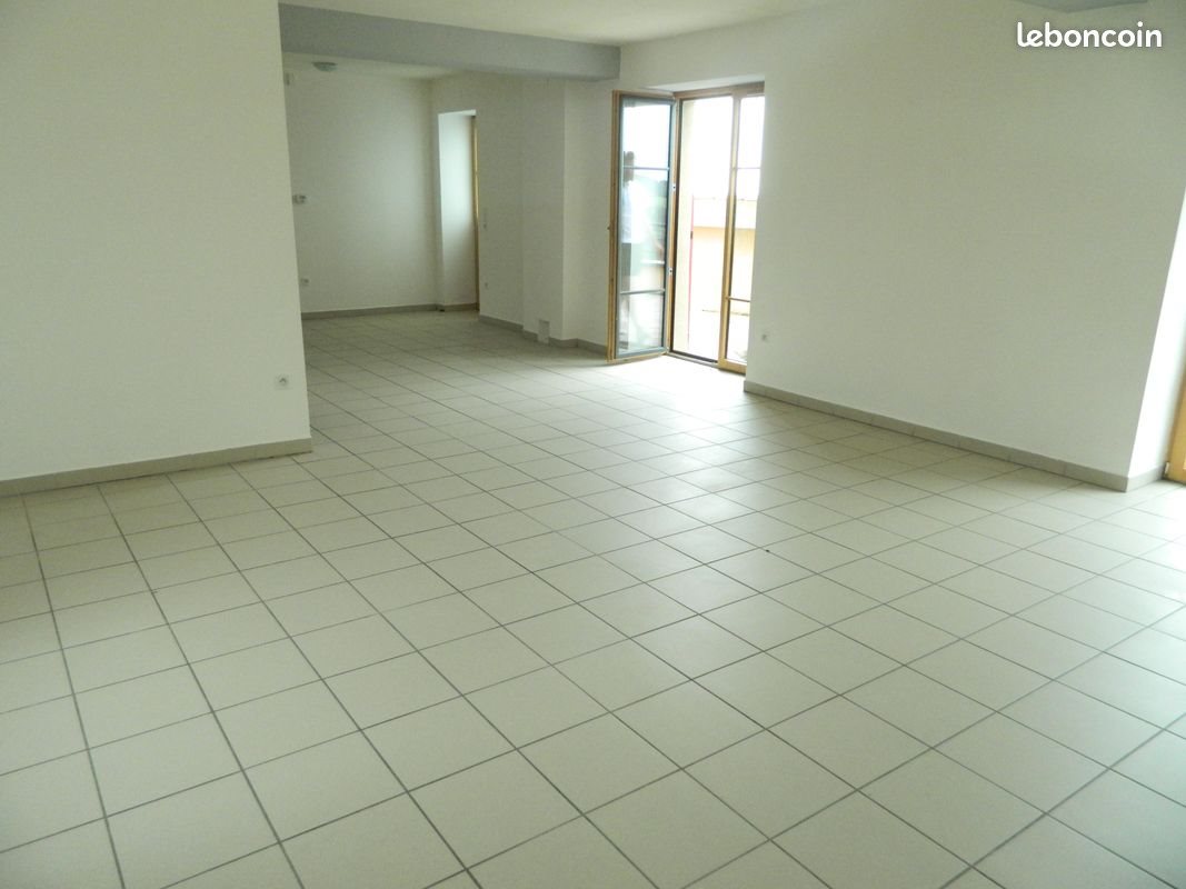 Appartement à louer, 130m², Saint-Georges-en-Couzan