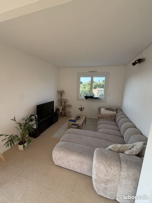 Appartement à louer, 81m², Aubenas