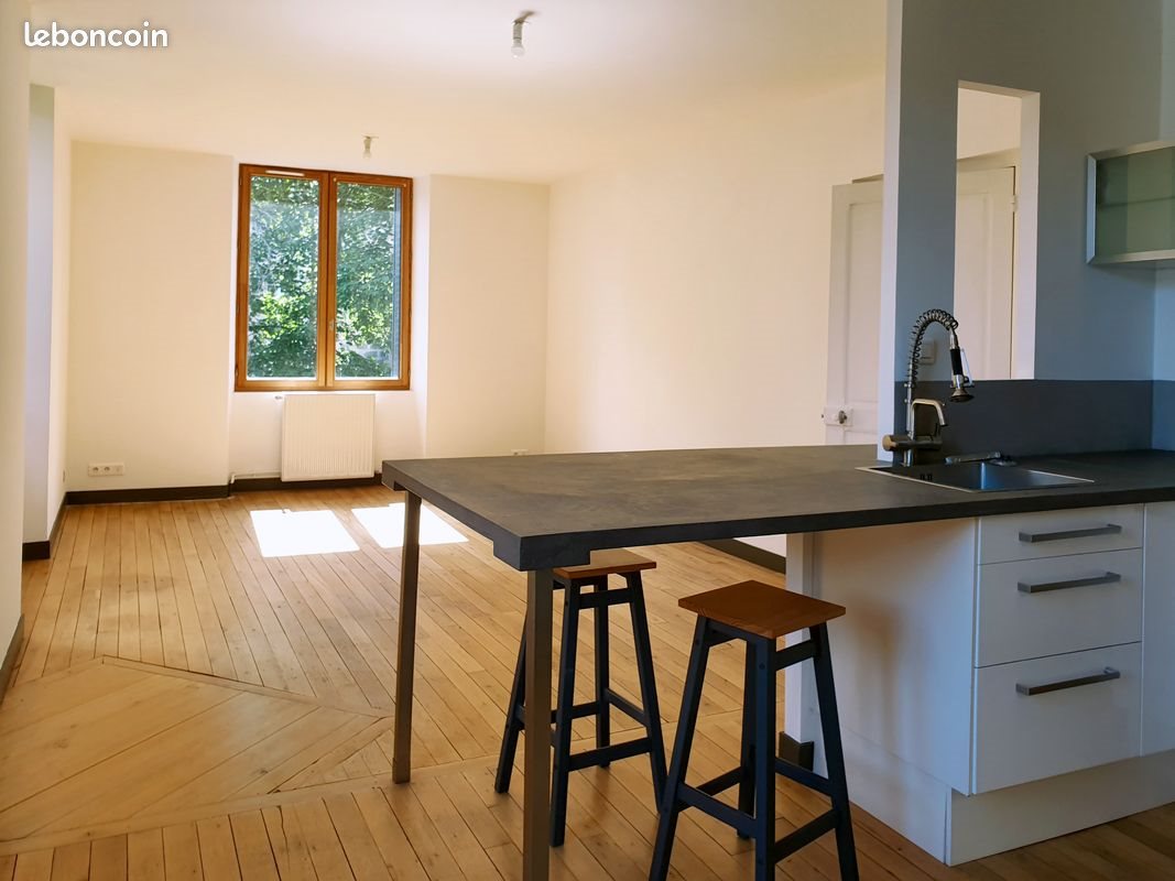 Appartement à louer, 98m², Guéret