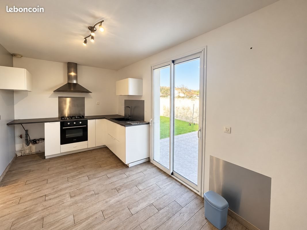 Maison à louer, 112m², Genté
