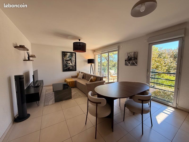 Appartement à louer, 59m², Antibes