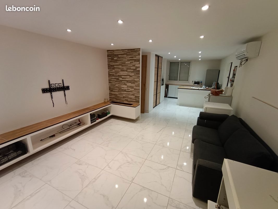 Appartement à louer, 66m², Miramas