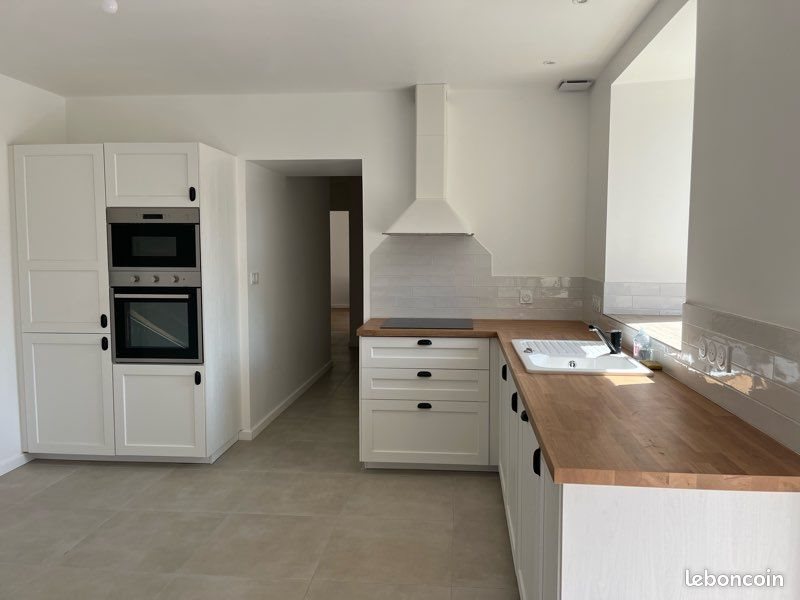 Maison à louer, 93m², Rospez