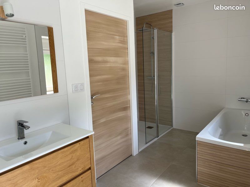 Maison à louer, 93m², Rospez