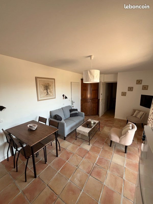 Appartement à louer, 45m², La Garde-Freinet