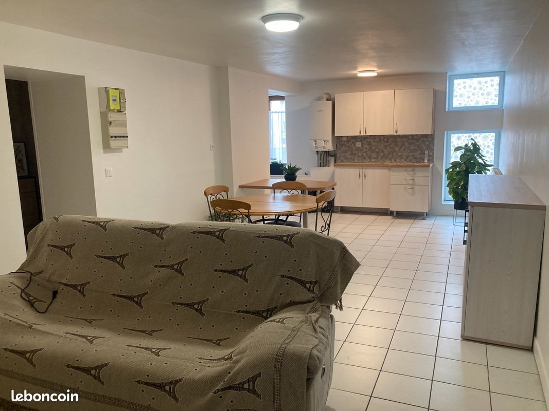 Appartement à louer, 68m², Vrigne-aux-Bois