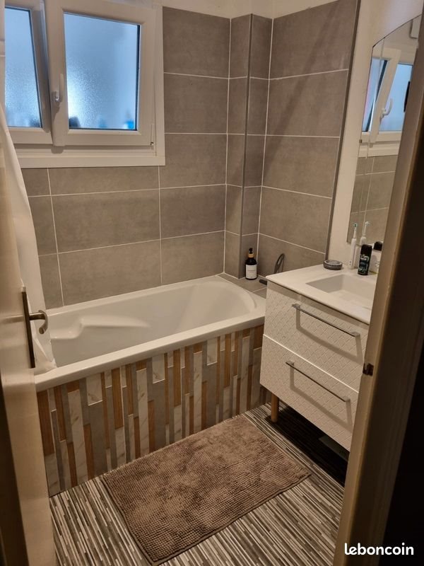 Appartement à louer, 70m², Rochefort