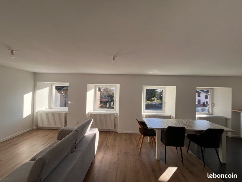 Appartement à louer, 68m², Bourogne