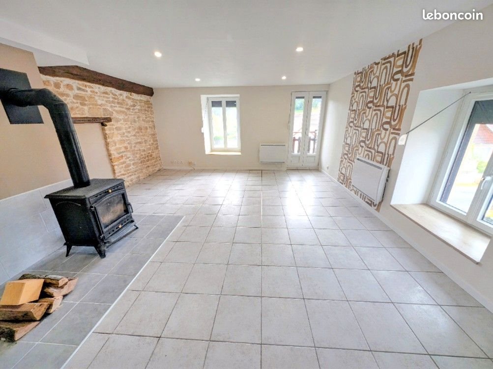 Appartement à louer, 75m², Epeugney