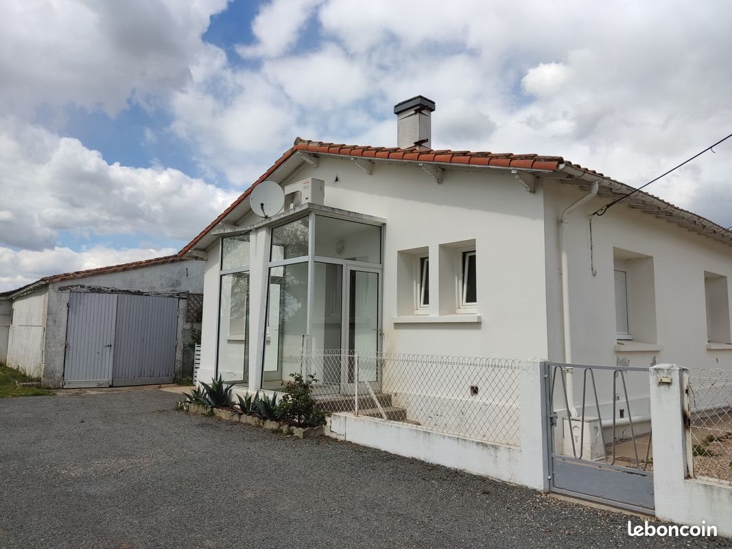 Maison à louer, 76m², Gémozac