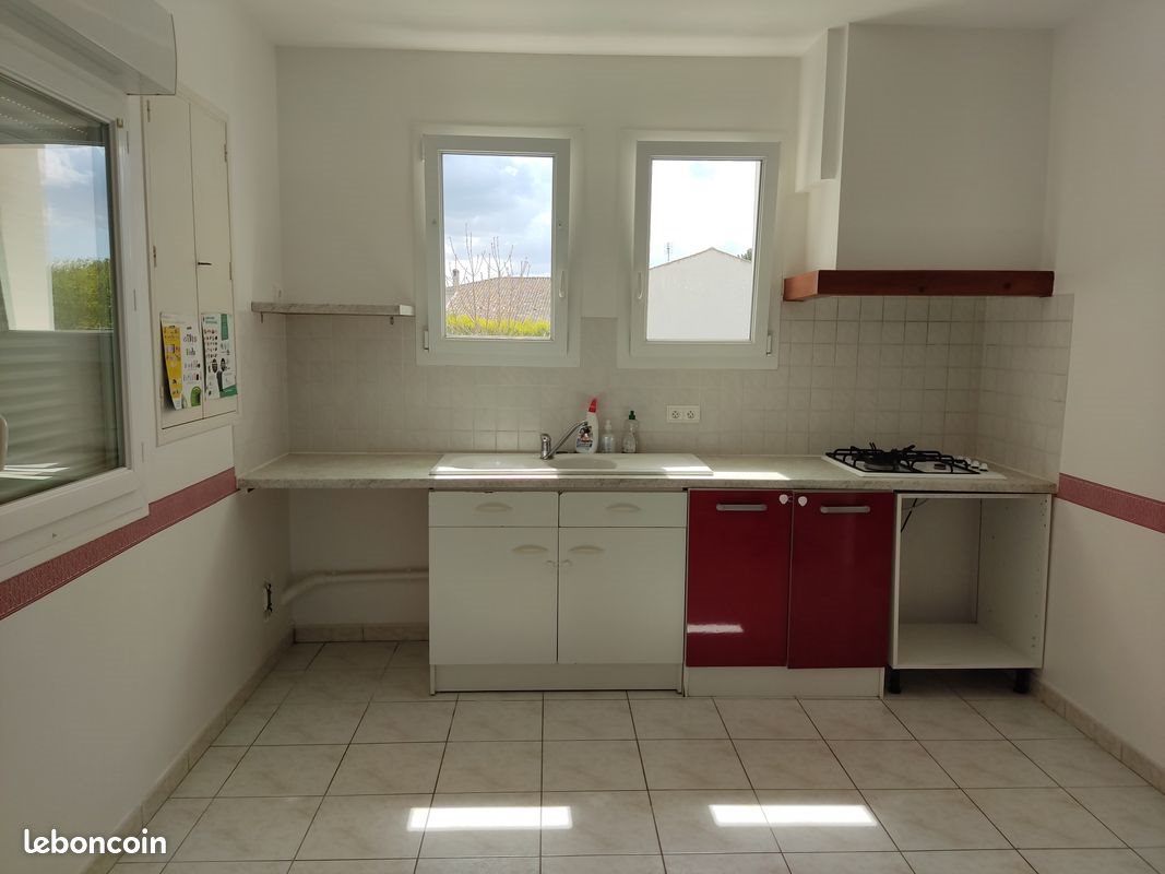 Maison à louer, 76m², Gémozac