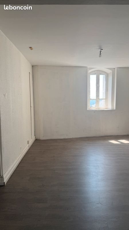 Appartement à louer, 90m², Thiers