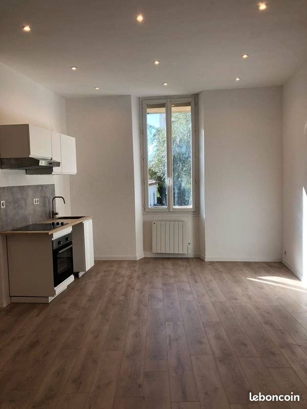 Appartement à louer, 39m², Marseille 8ème