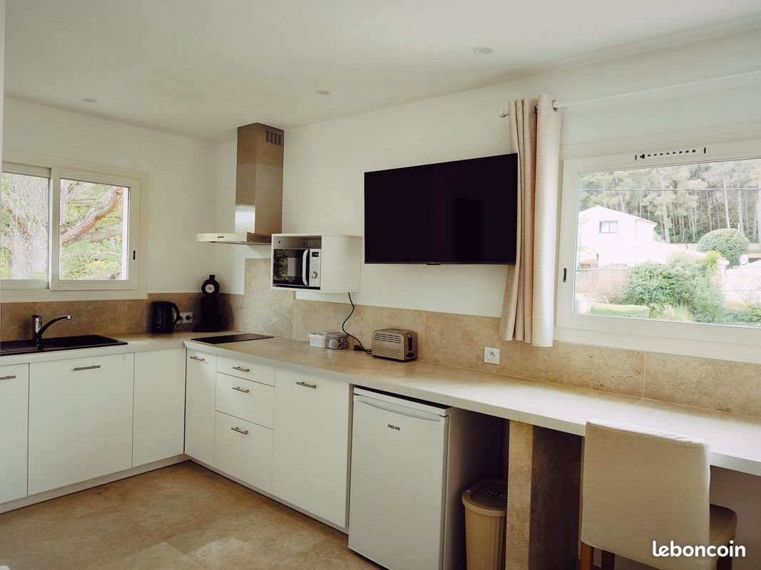 Appartement à louer, 23m², Saint-Mitre-les-Remparts
